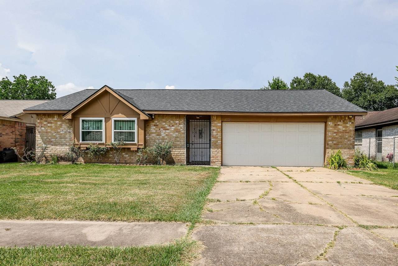 5146 Court Road - Photo 1