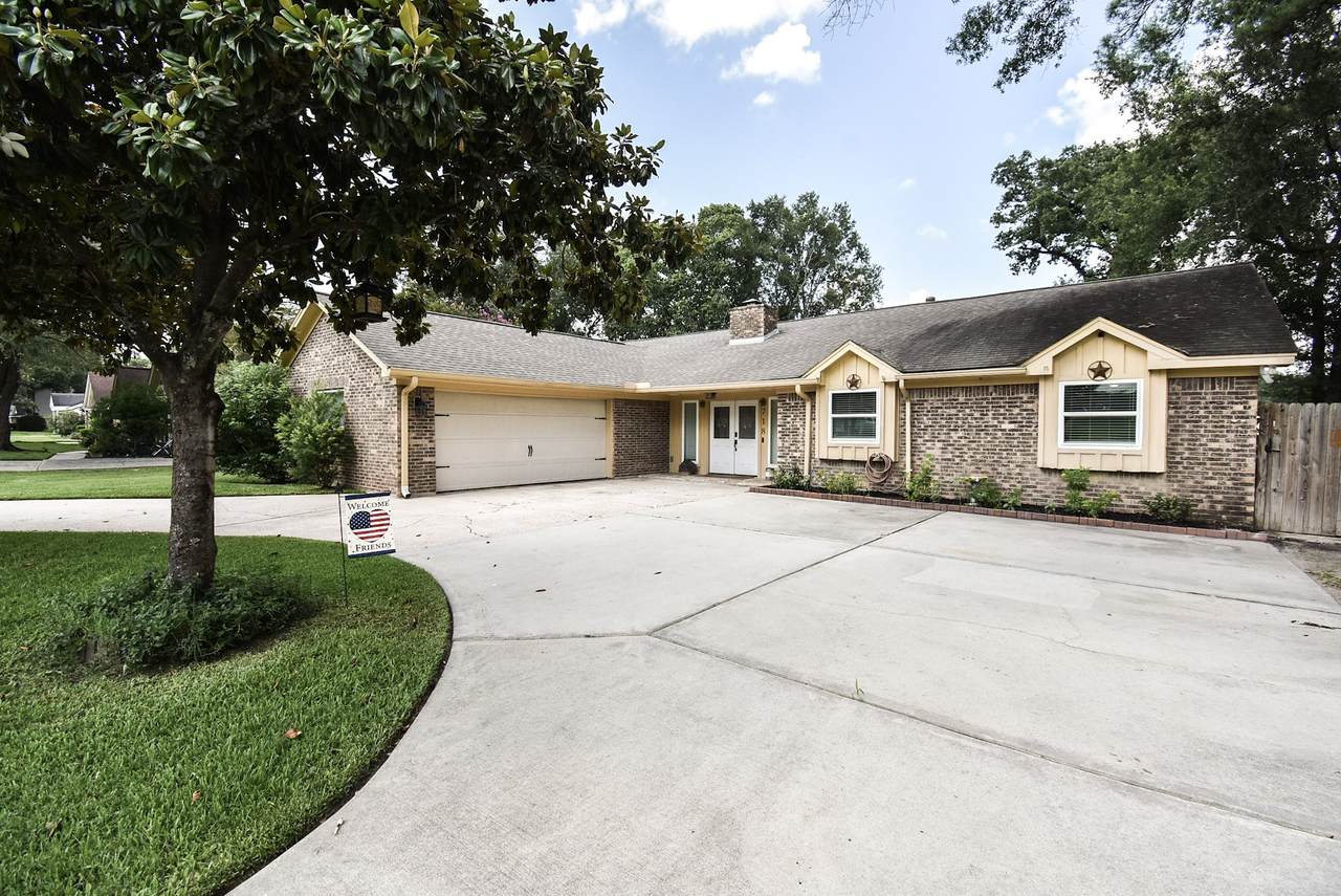 718 River Plantation Drive - Photo 1