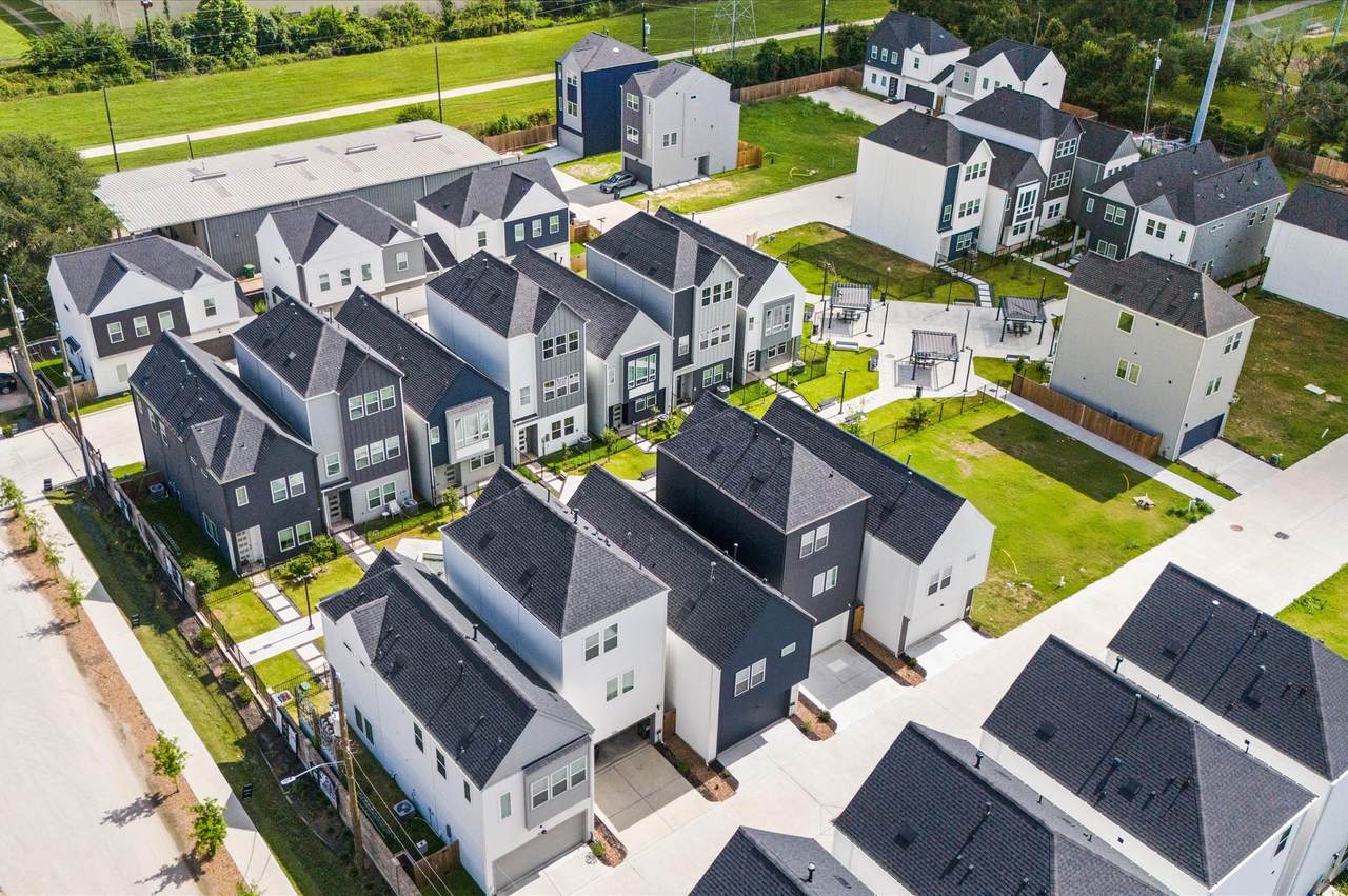 2305 Springwood Vista Lane - Photo 1