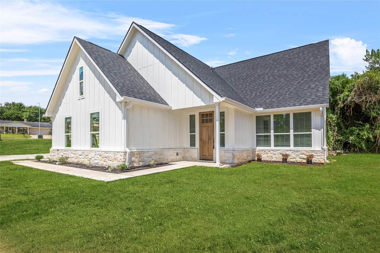 2398 Valley Drive - Photo 1