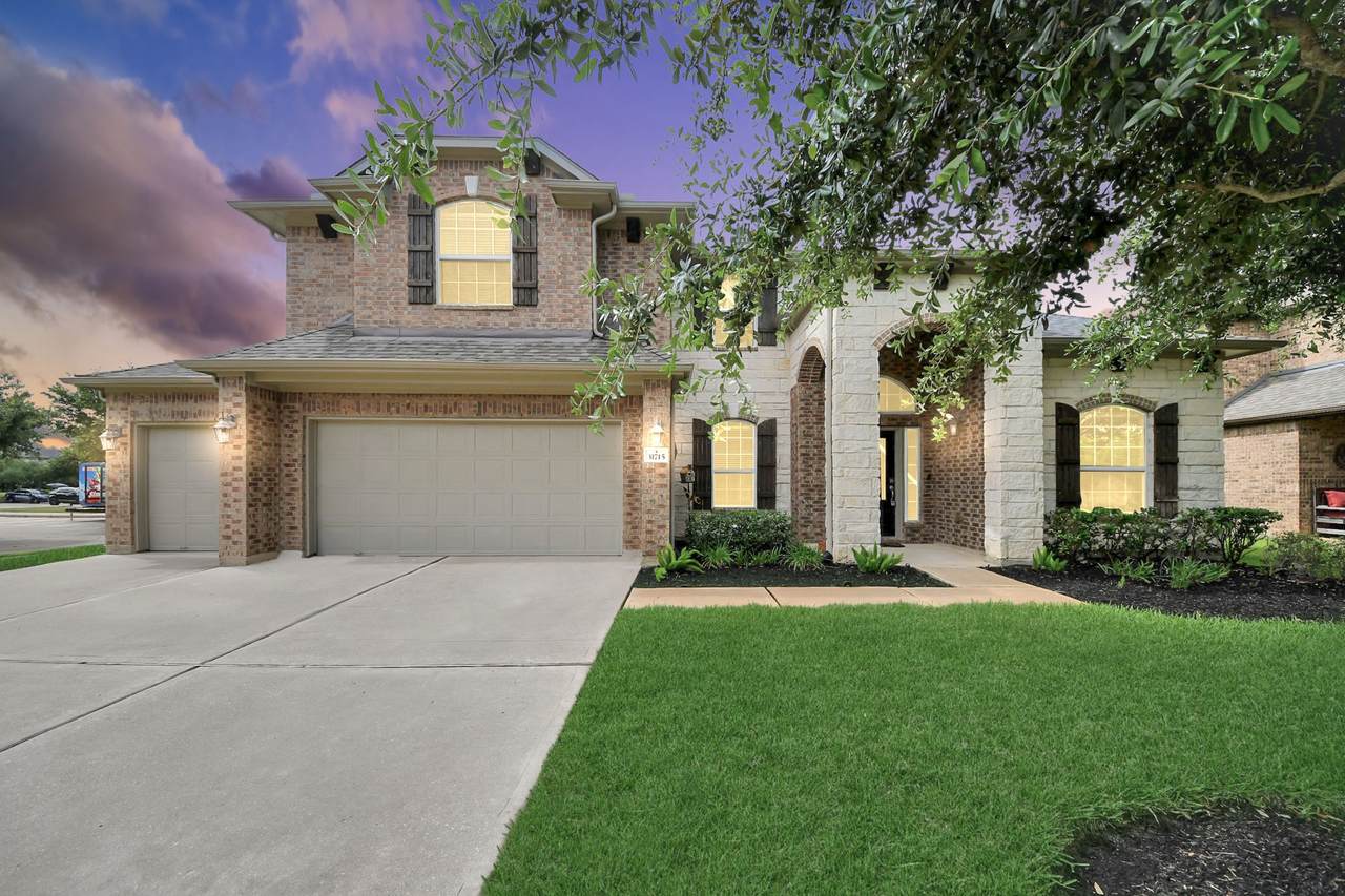 31715 Cary Douglas Drive - Photo 1
