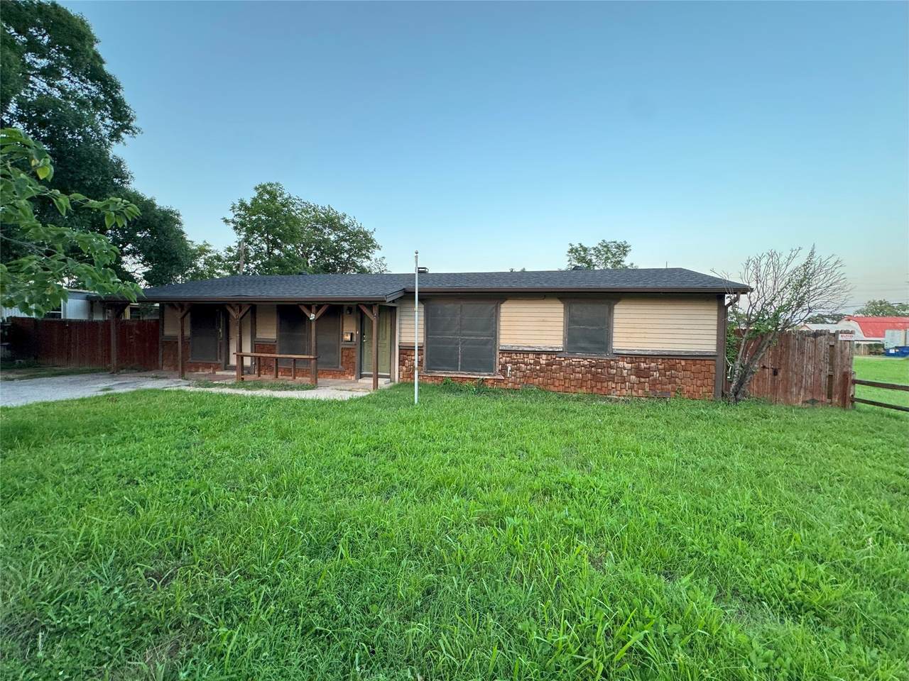 108 Sally Street - Photo 1