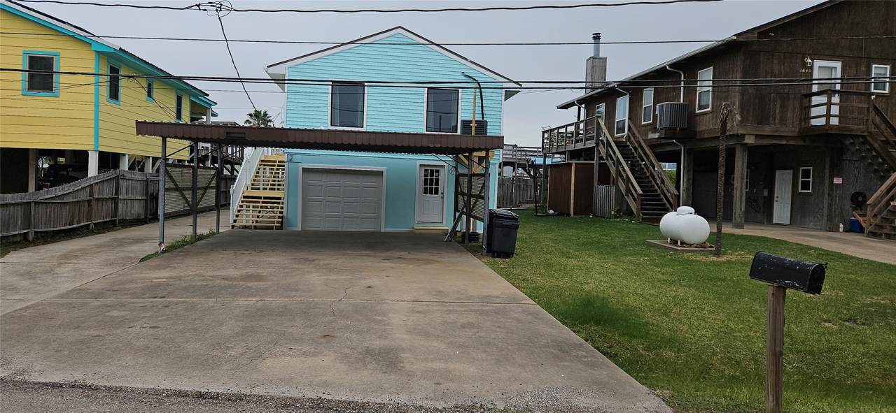 1643 Railroad Avenue - Photo 1