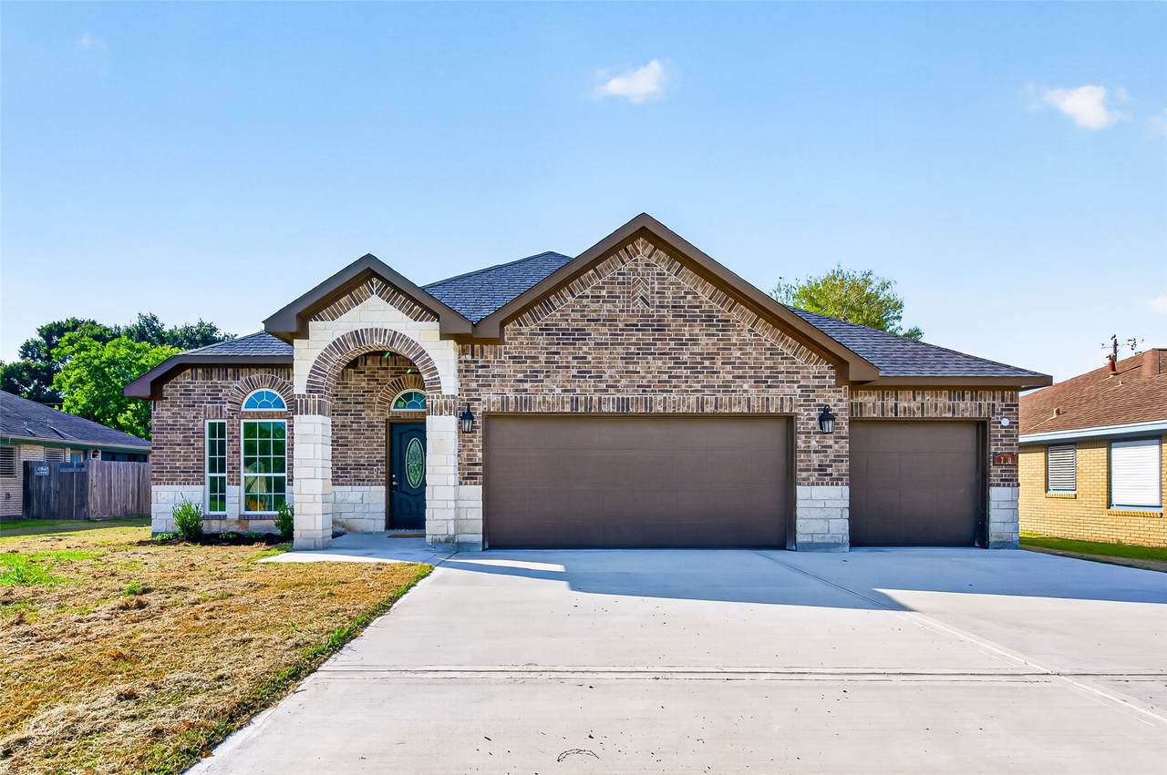 710 Hackberry Street - Photo 1