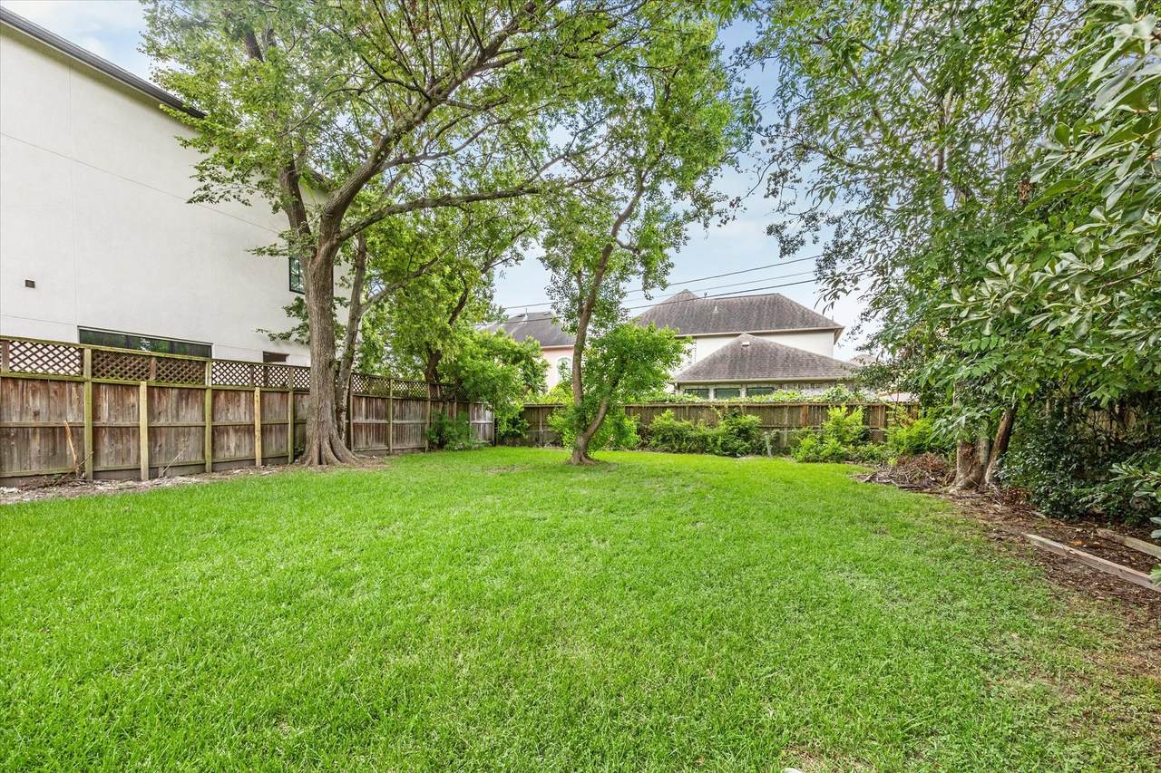 5357 Lampasas St - Photo 1