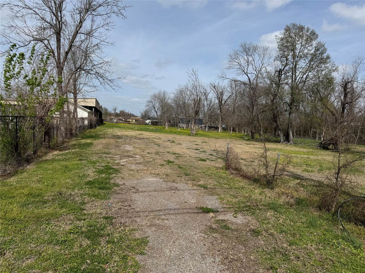 2523 Lone Oak Road - Photo 1