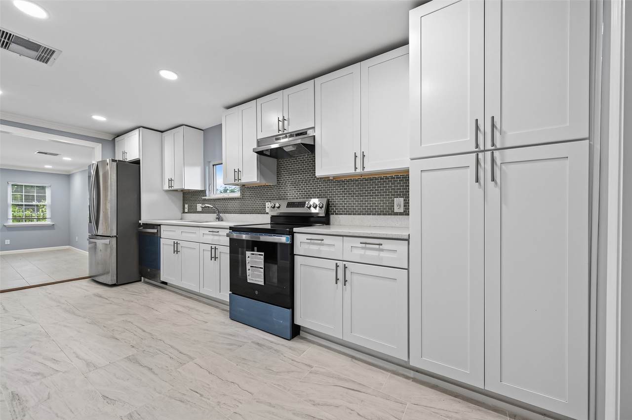 4715 Chapman Street - Photo 1