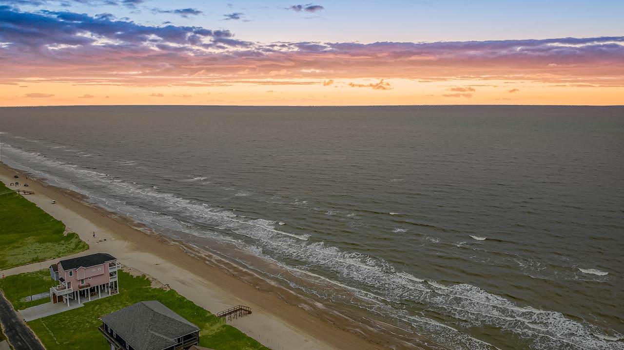 1117 Blue Water Drive - Photo 1