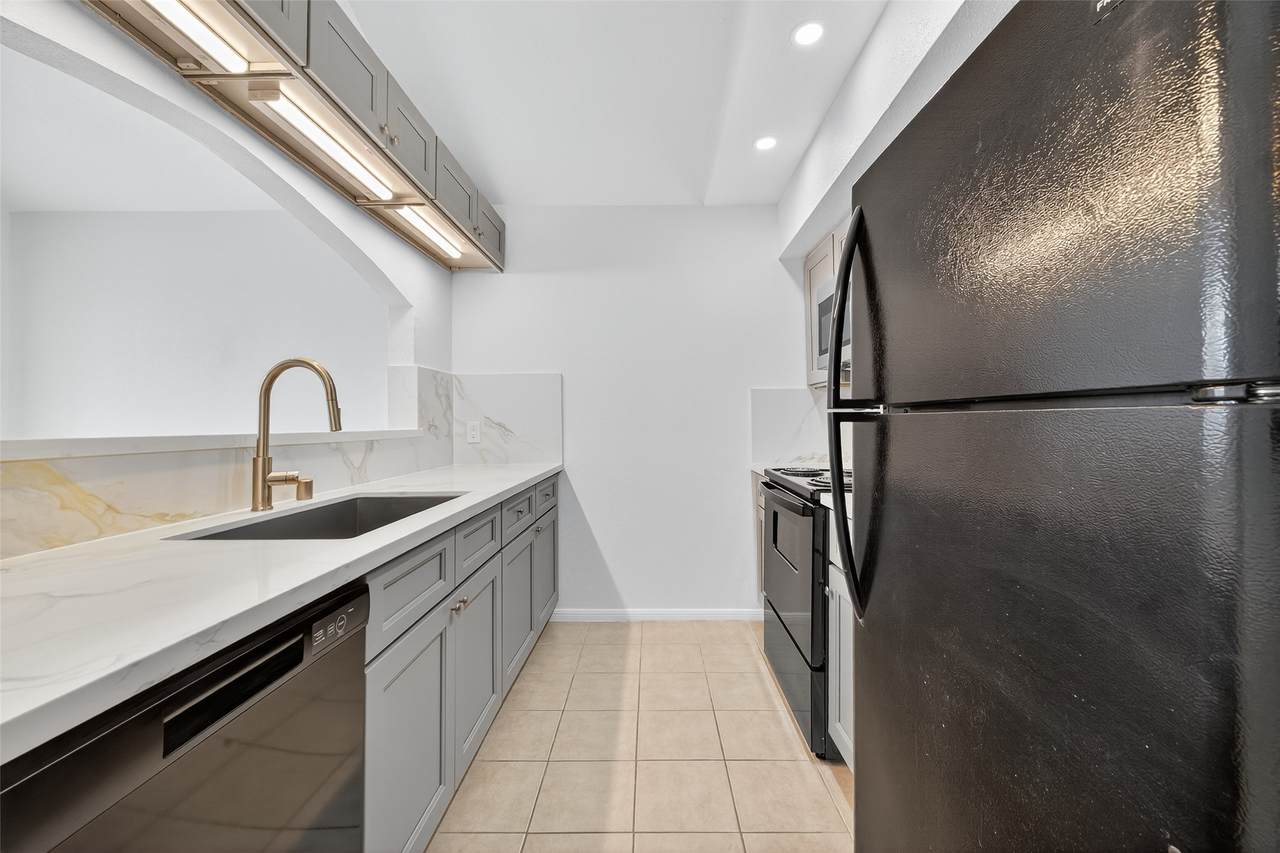 2121 El Paseo Street - Photo 1