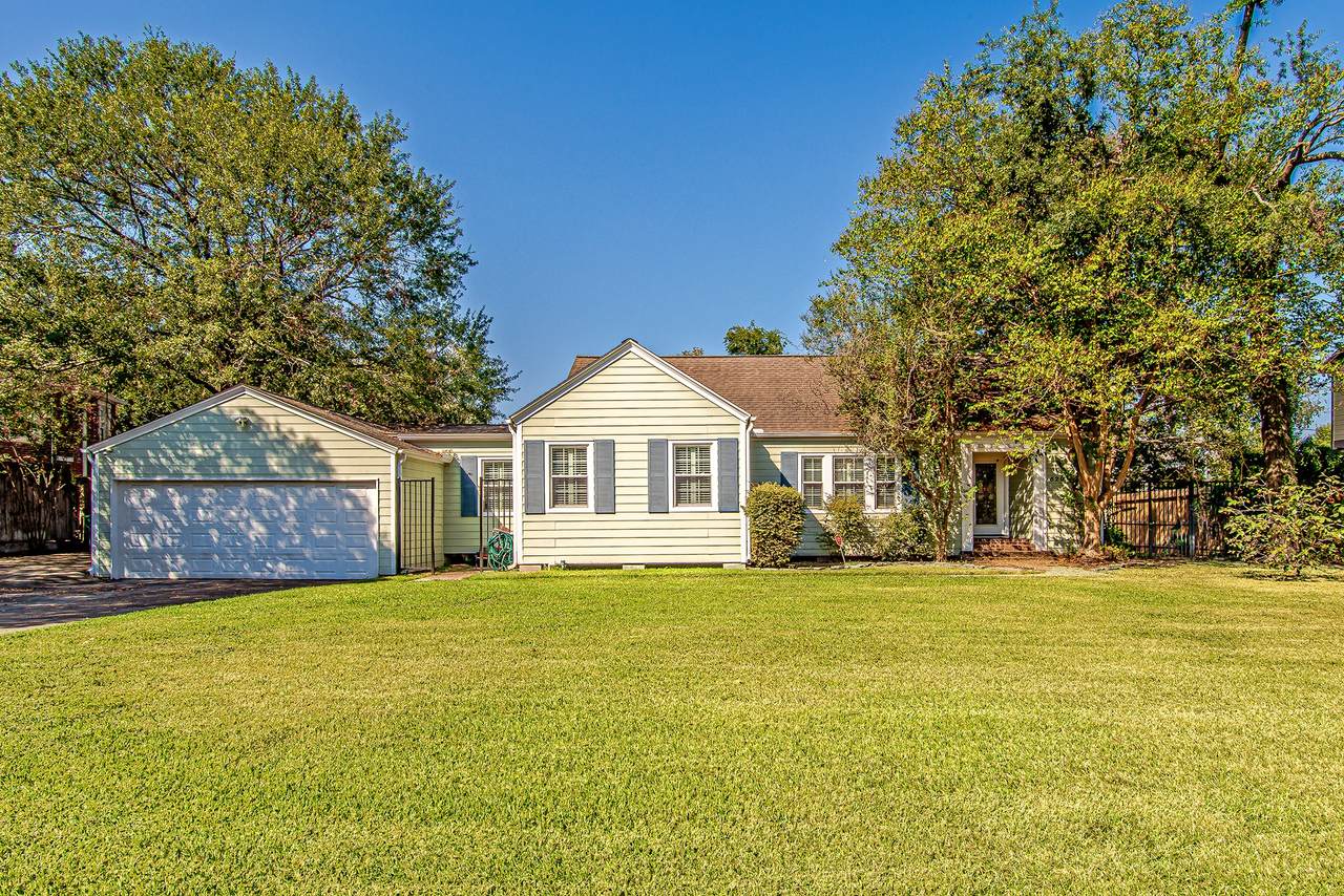 520 30th Street - Photo 1