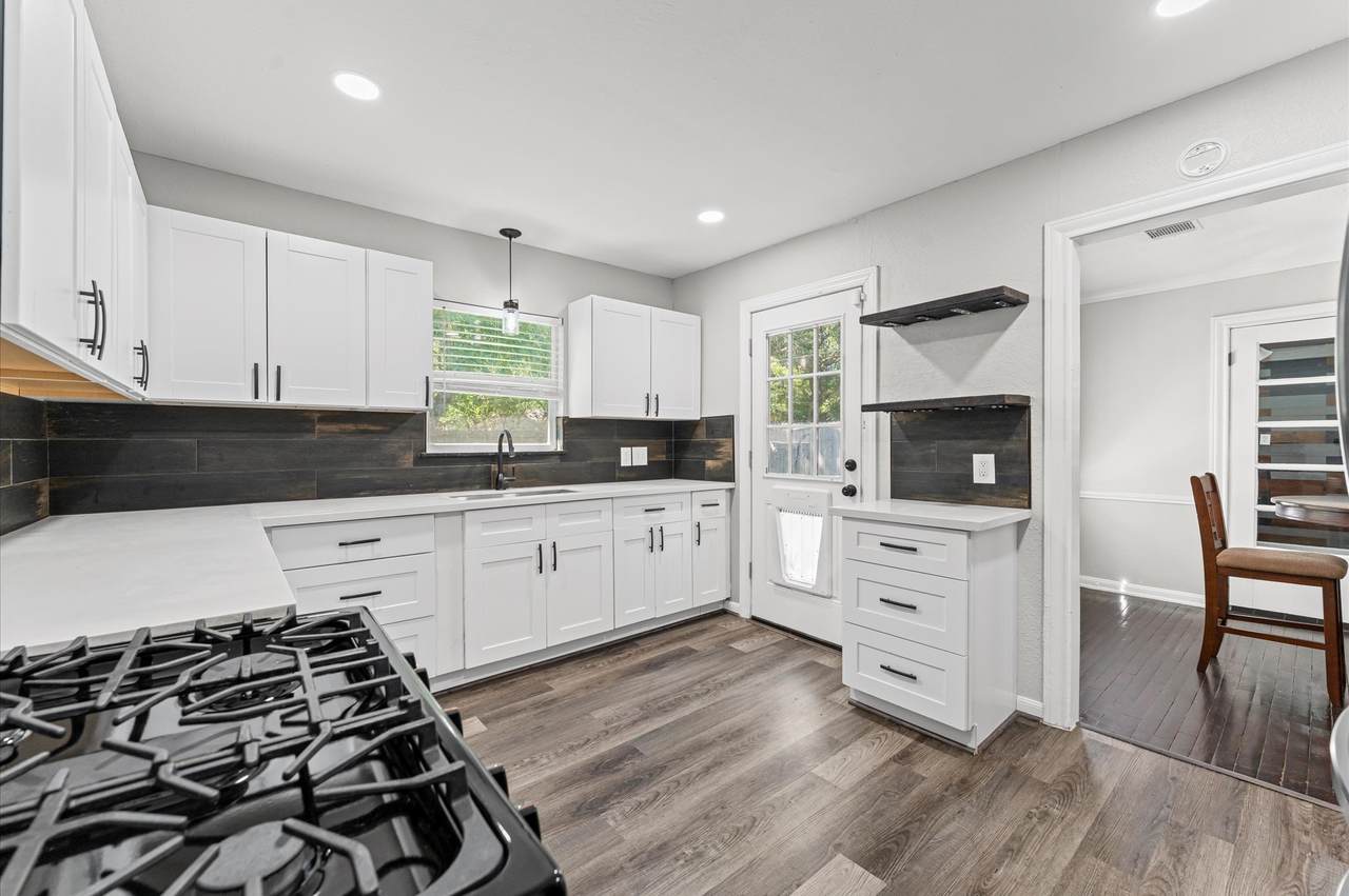 921 22nd Avenue - Photo 1