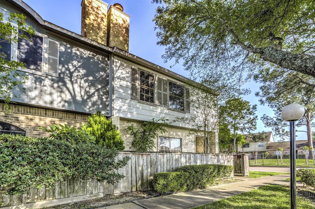 10763 Sandpiper Drive - Photo 1
