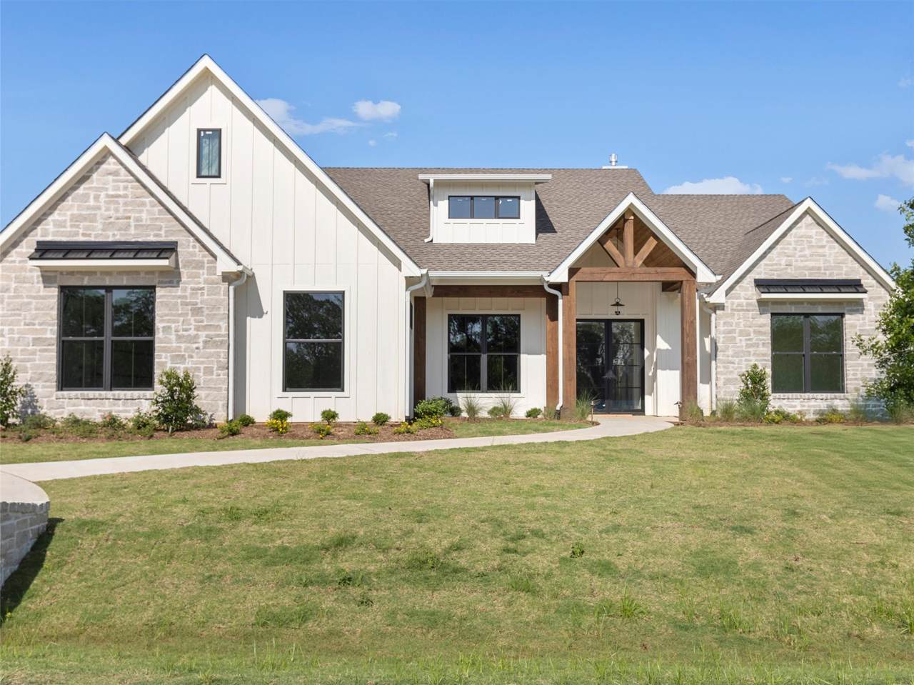 147 Hydrangea Drive - Photo 1