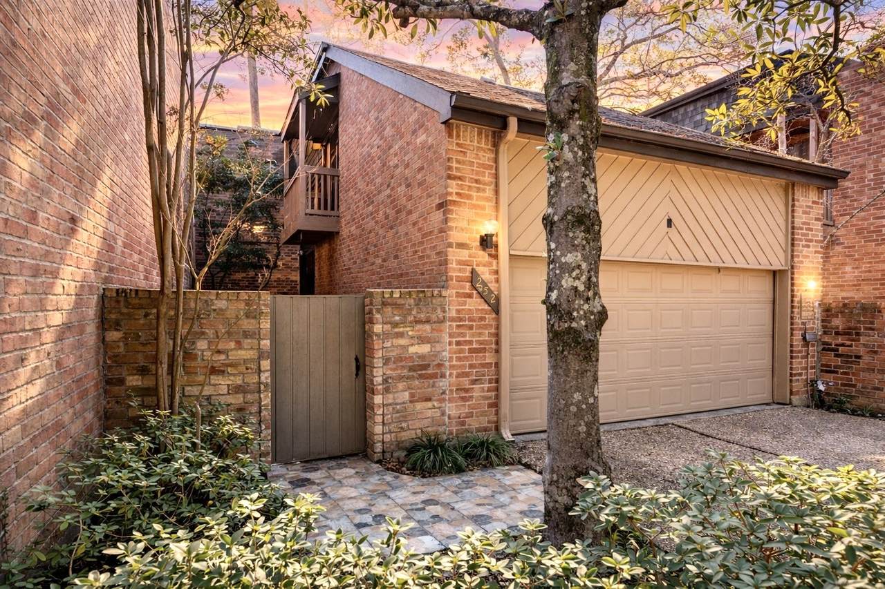 252 Sugarberry Circle - Photo 1