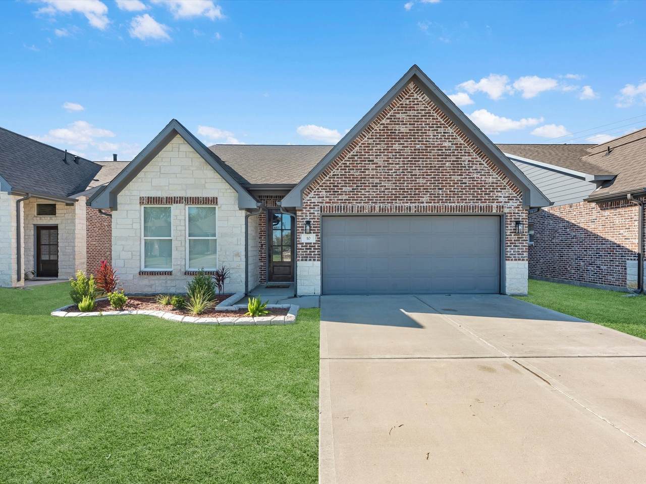 10 Forrest Avenue - Photo 1