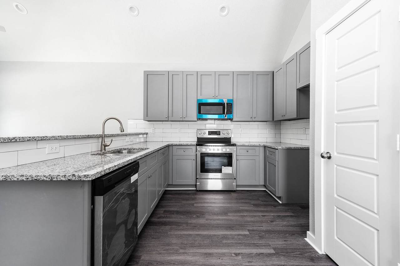 16977 Glenheath - Photo 1