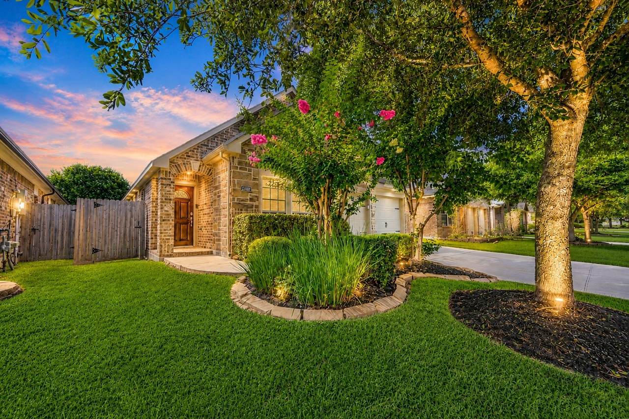 27407 Gatlin Lane - Photo 1
