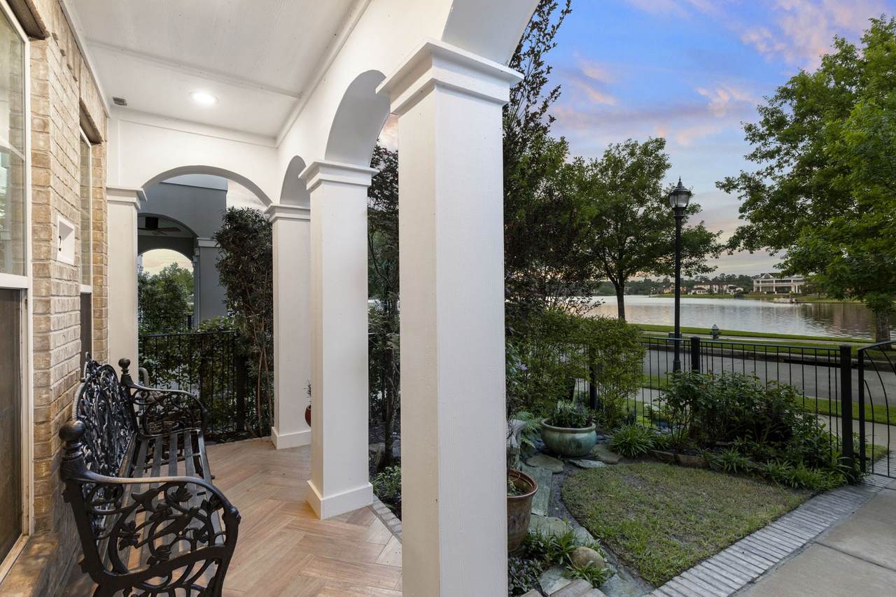 262 Breezy Way - Photo 1