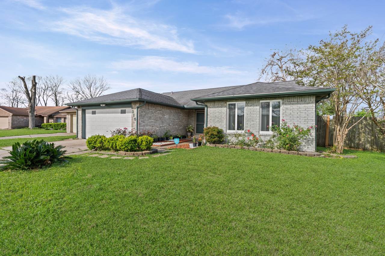 1315 Holbech Lane - Photo 1