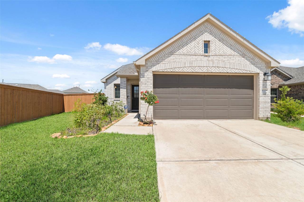 8326 Royal Breeze Drive - Photo 1