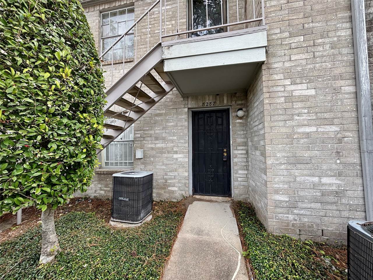 8287 Creekbend Drive - Photo 1