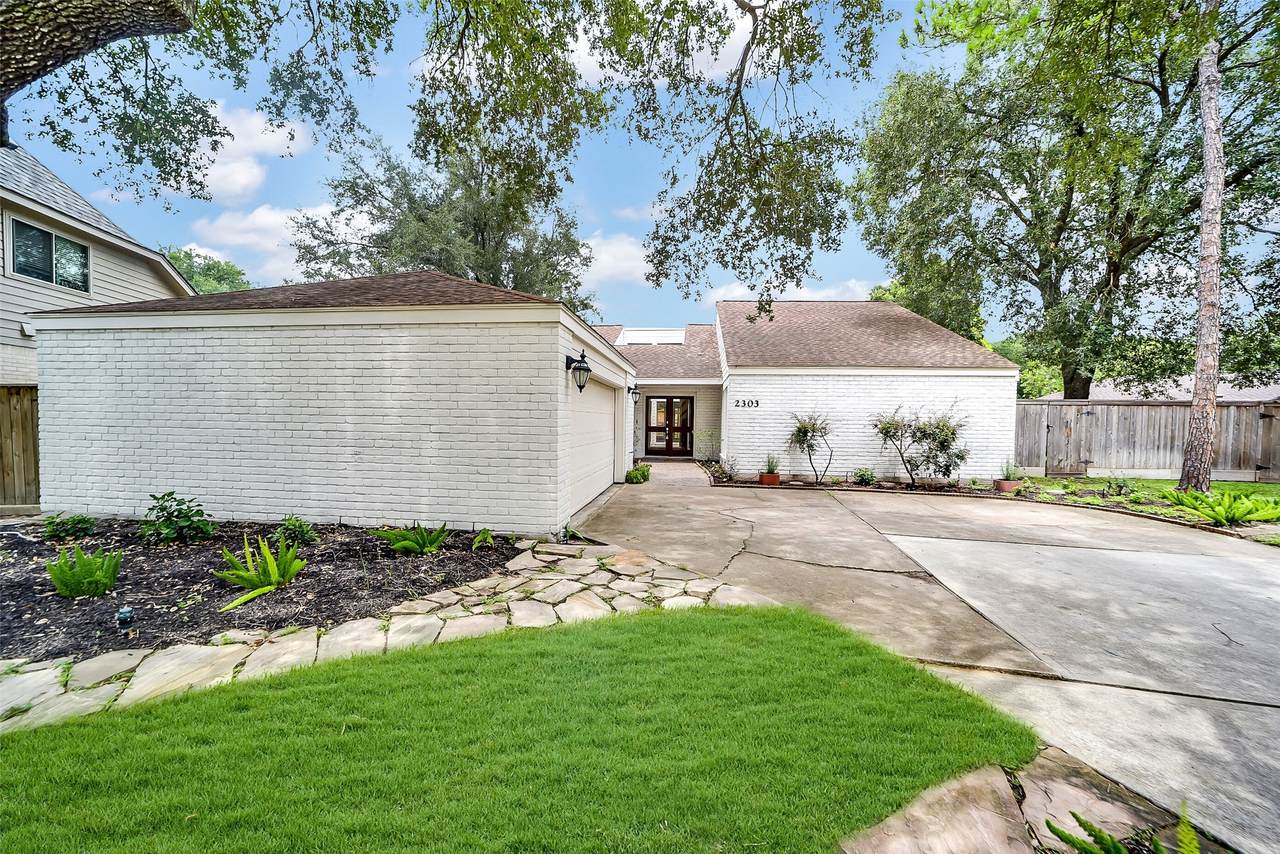 2303 Willow Lake Drive - Photo 1