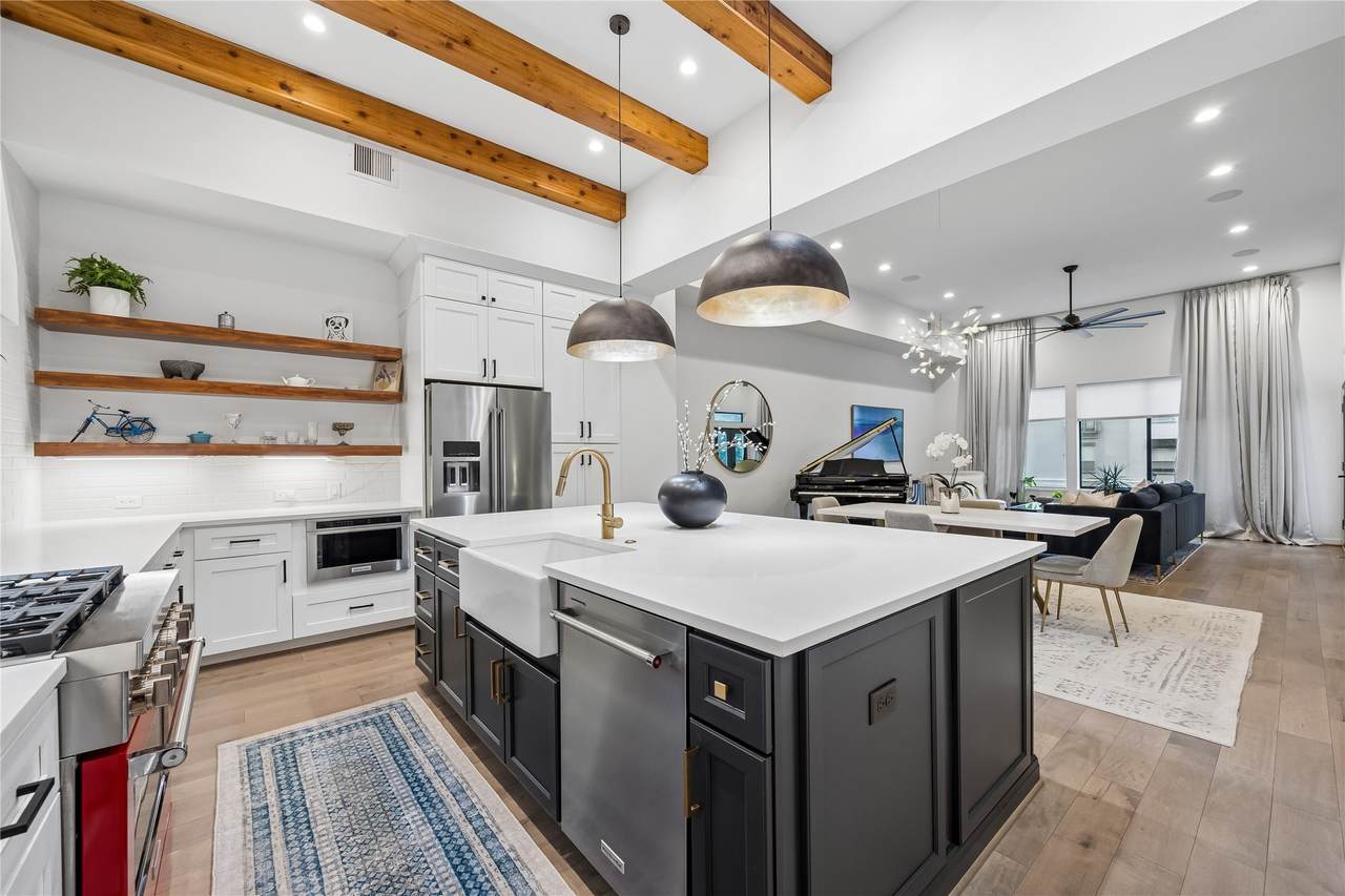 513 Memorial Heights Drive - Photo 1