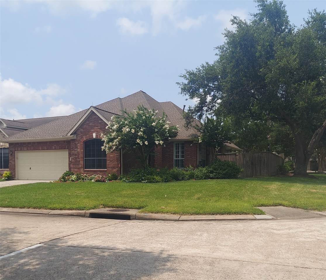 1601 Lago Vista Court - Photo 1