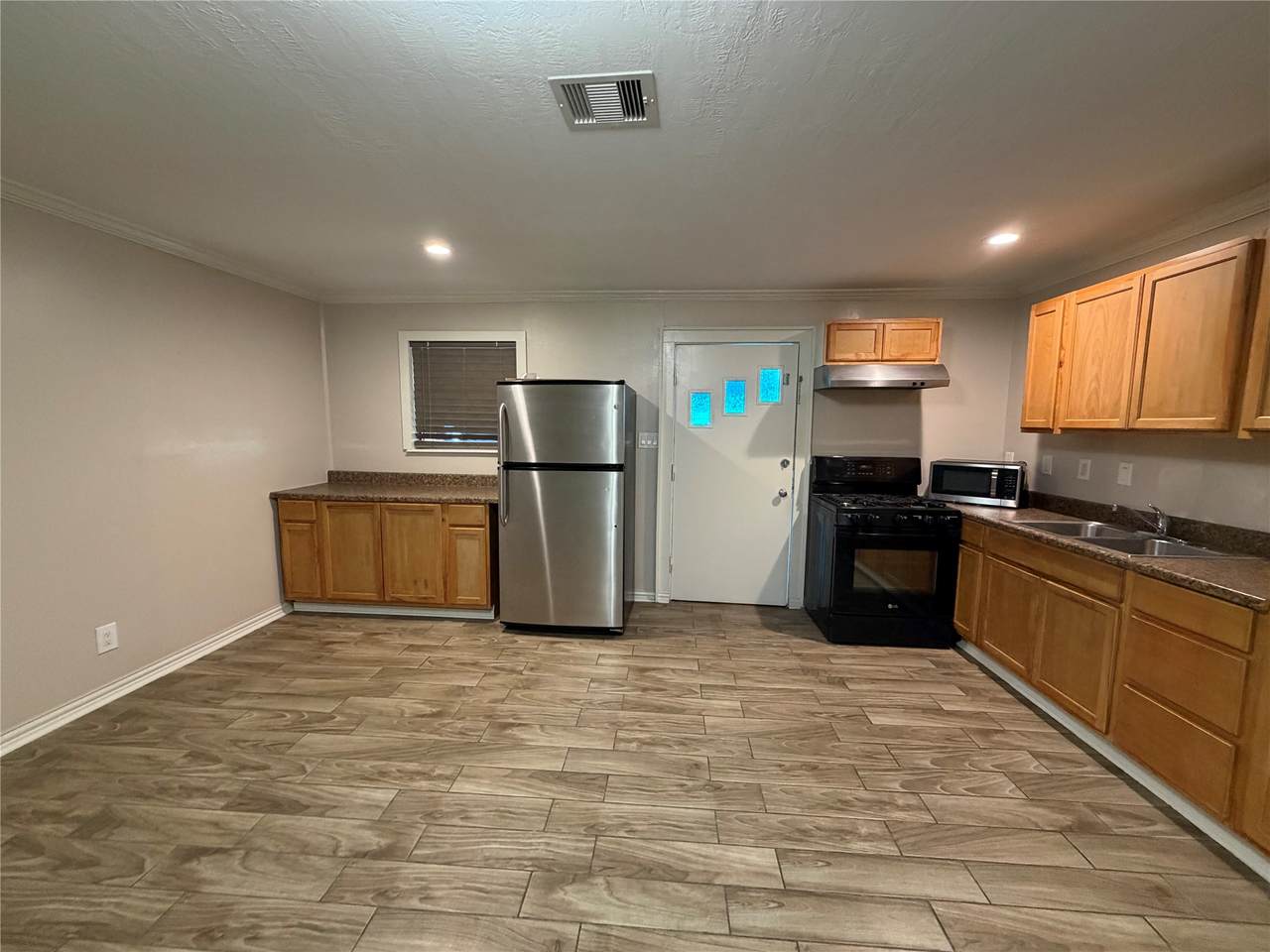 1516 Terry Street - Photo 1