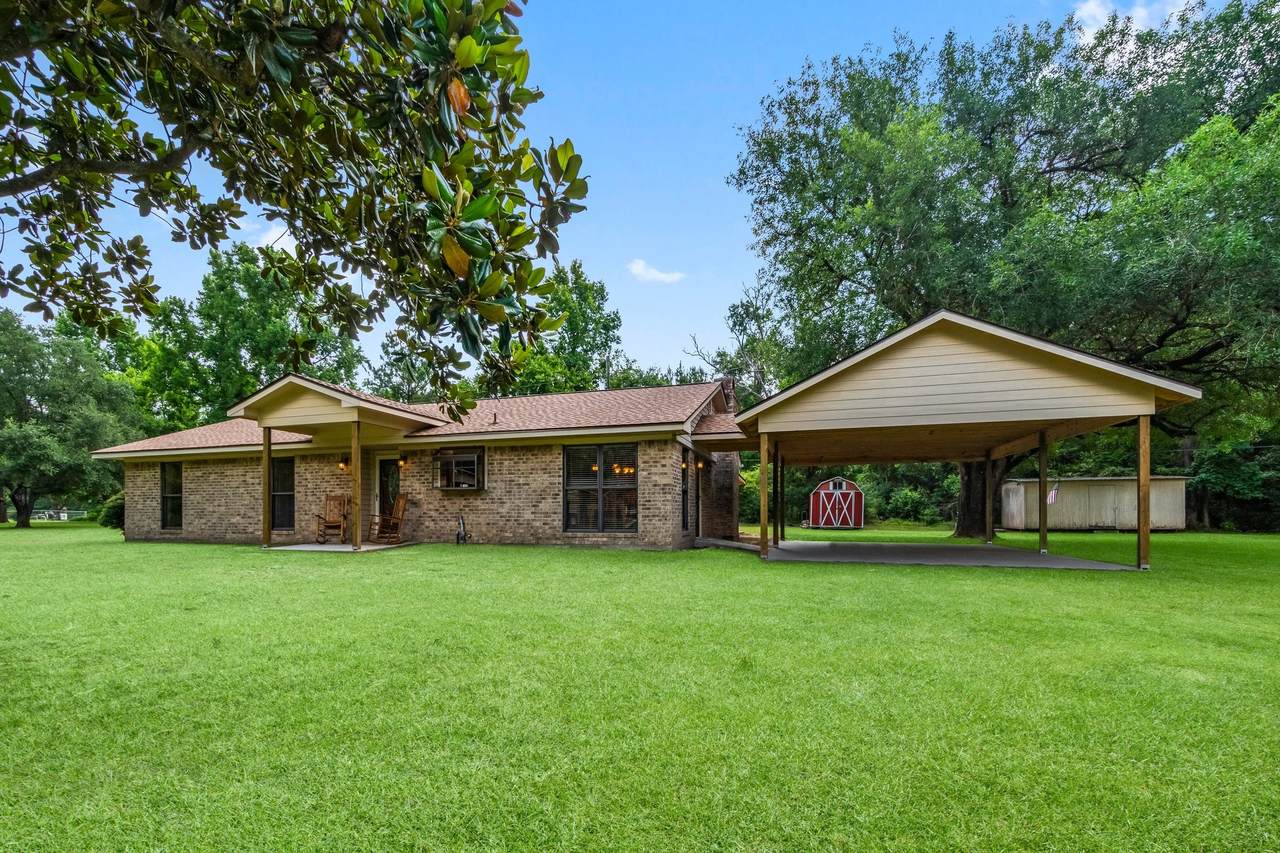 227 Oliver Lane - Photo 1