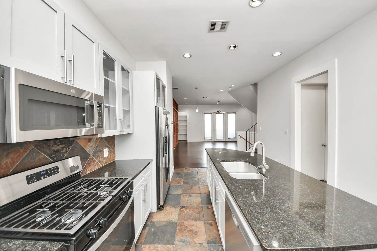 2911 Chartres Street - Photo 1