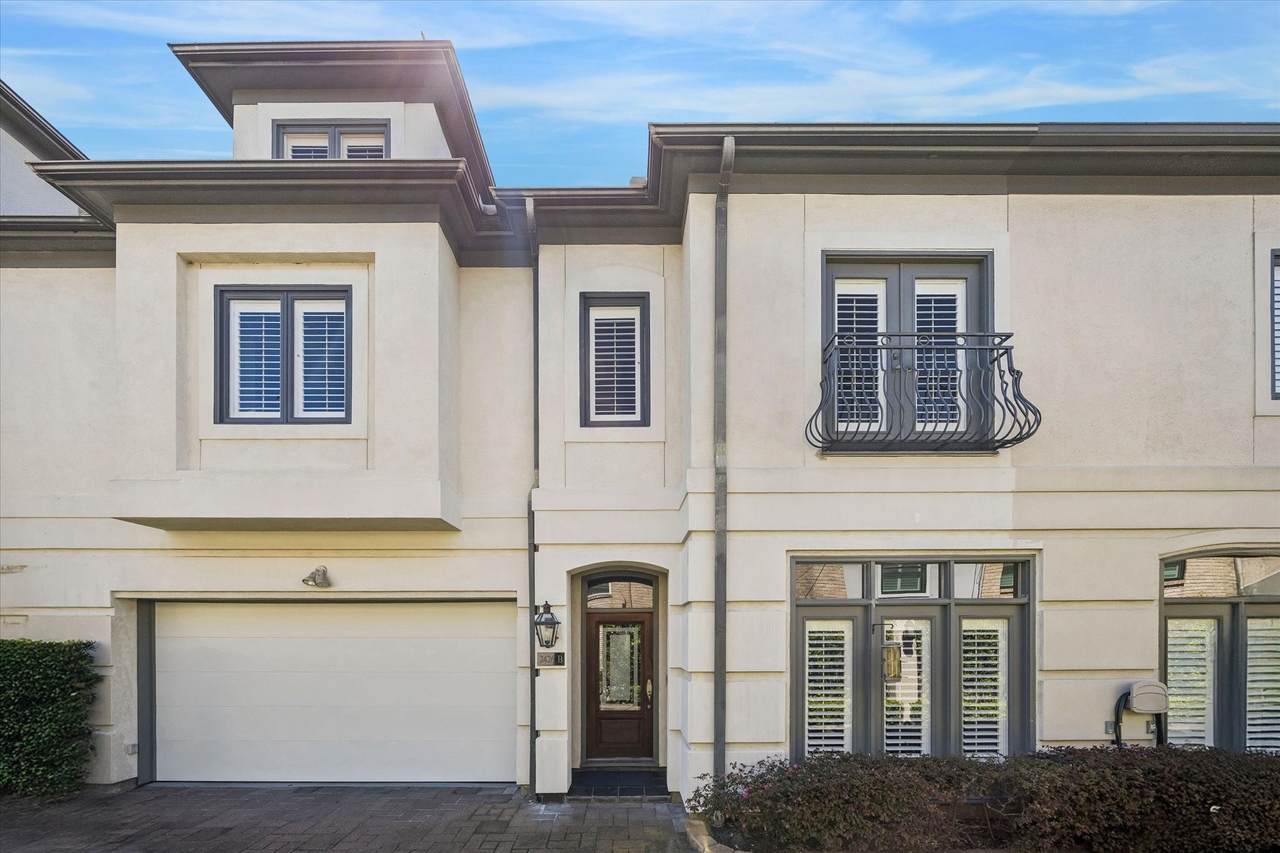 2426 Nantucket Drive - Photo 1