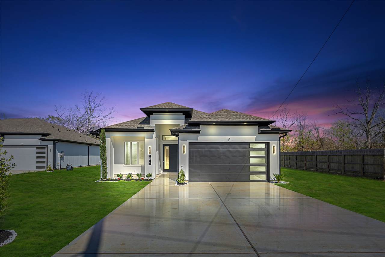 1511 Waco St - Photo 1