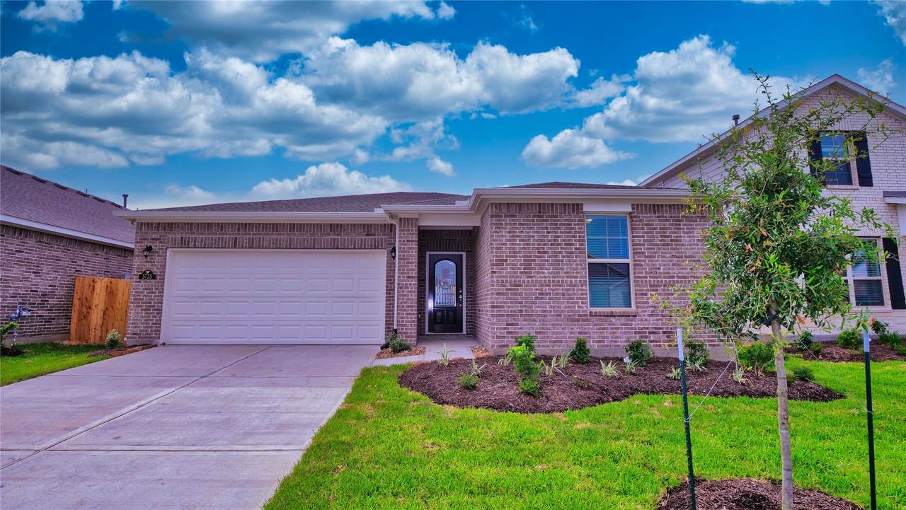 5735 Aurora Greens Lane - Photo 1