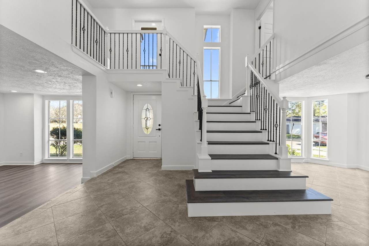 1678 Beaconshire Road - Photo 1