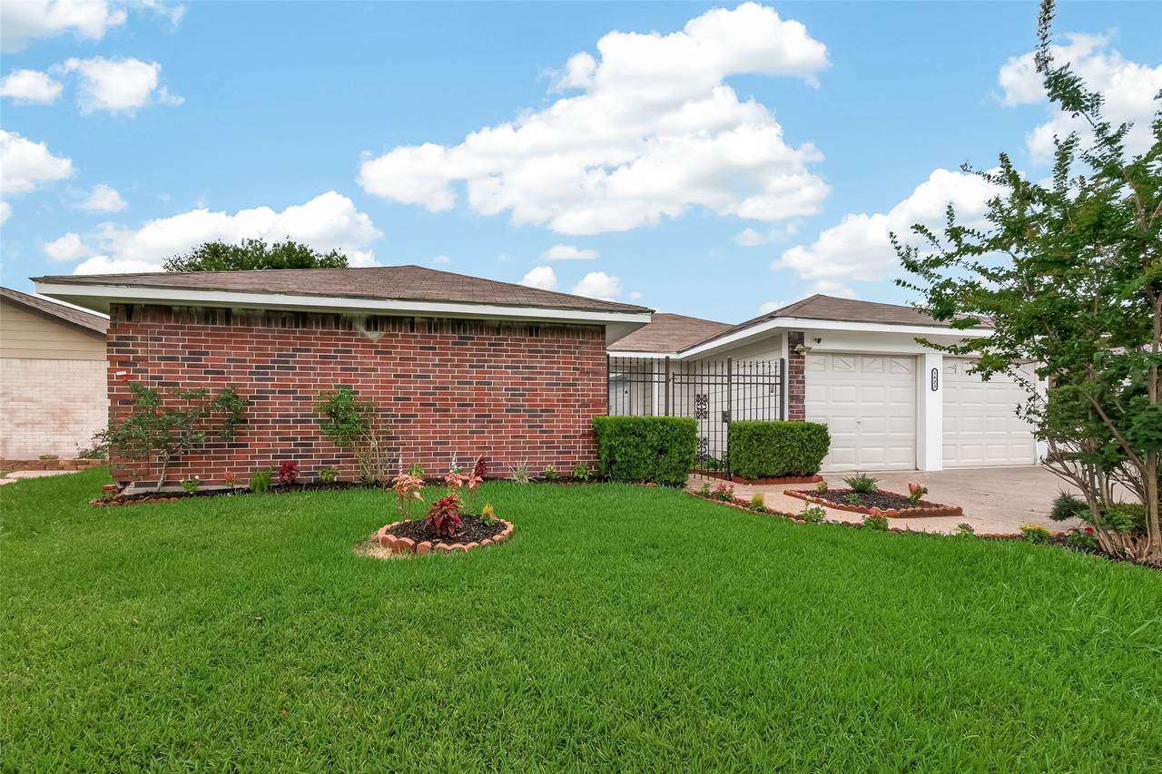 1423 Willersley Lane - Photo 1