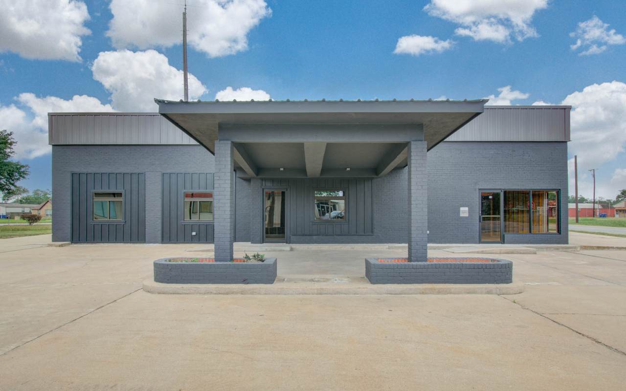 401 Main Street - Photo 1