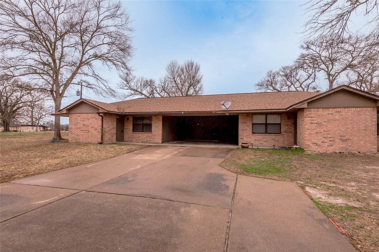 116 Pine Hollow Lane - Photo 1