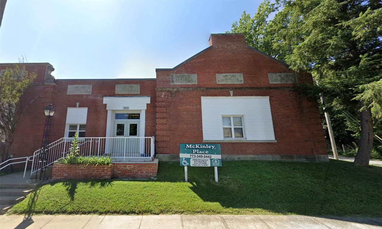 303 Sloan St - Photo 1