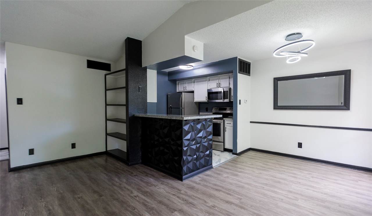 2120 El Paseo Street - Photo 1
