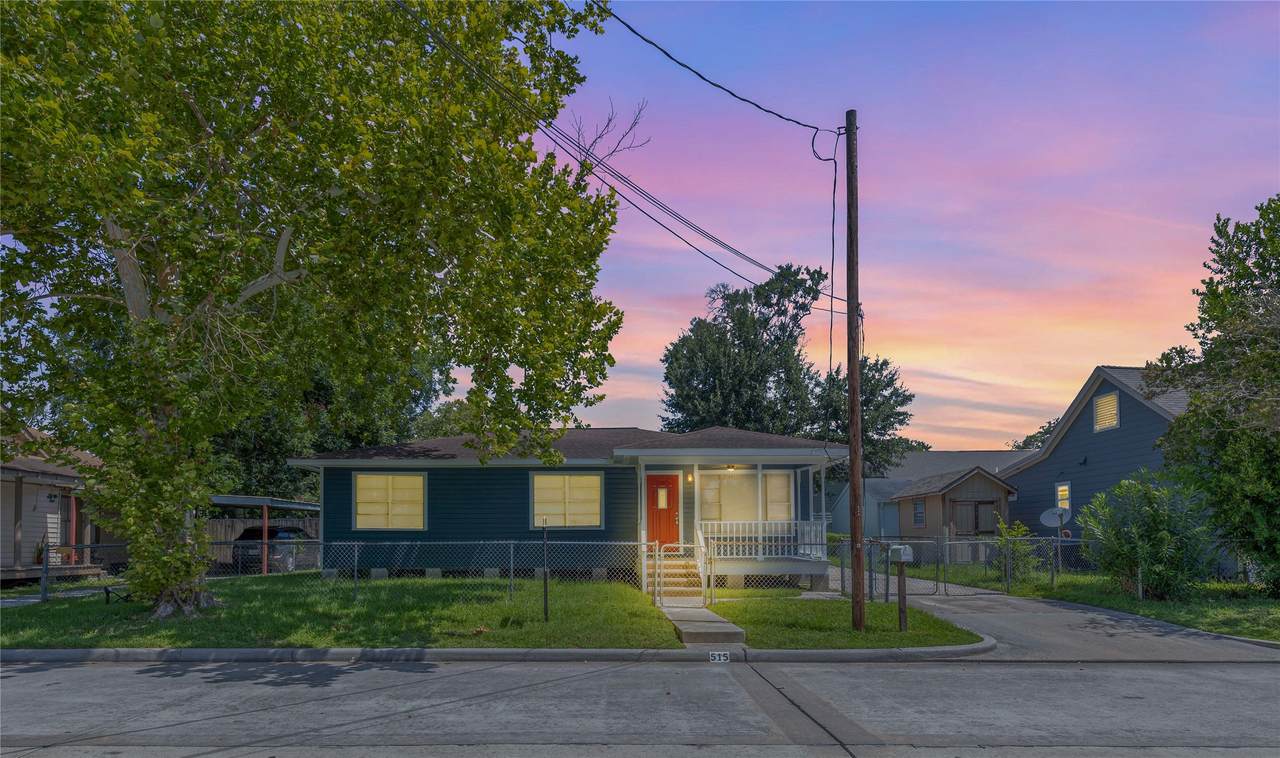 515 2nd Street - Photo 1