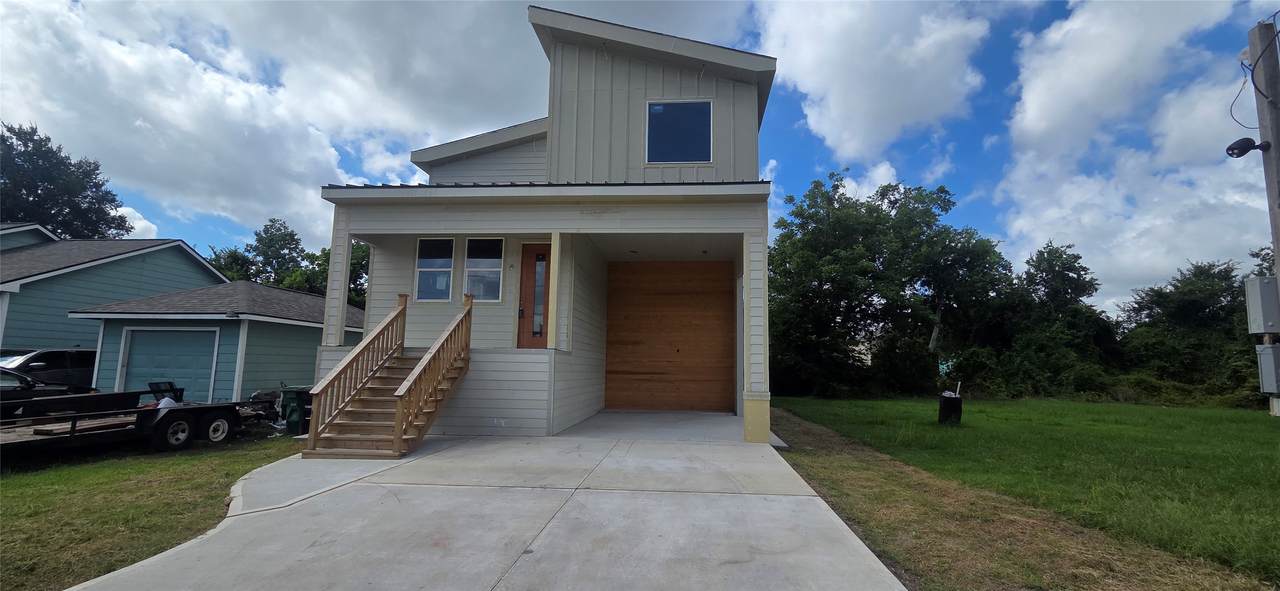 1004 40th Street - Photo 1