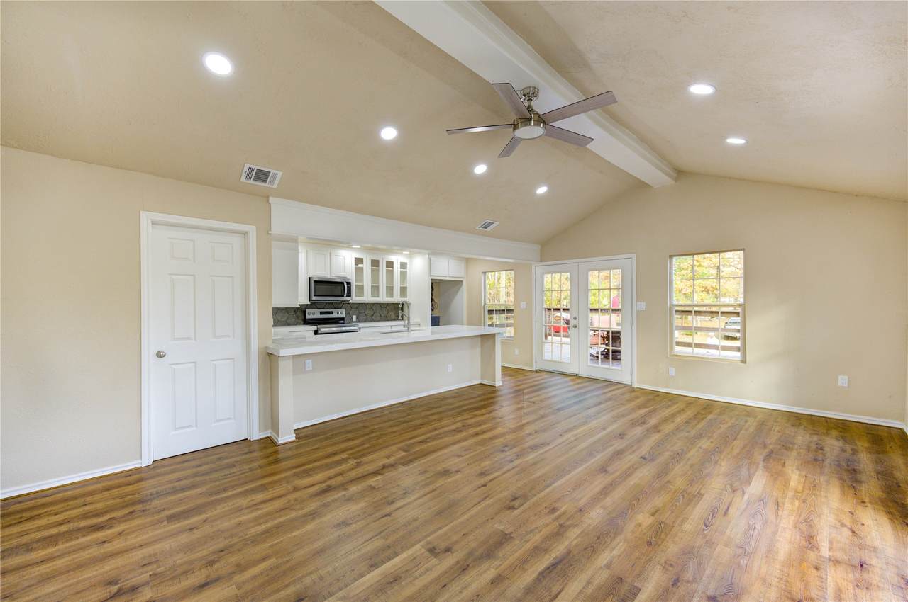235 Michelle Lane - Photo 1