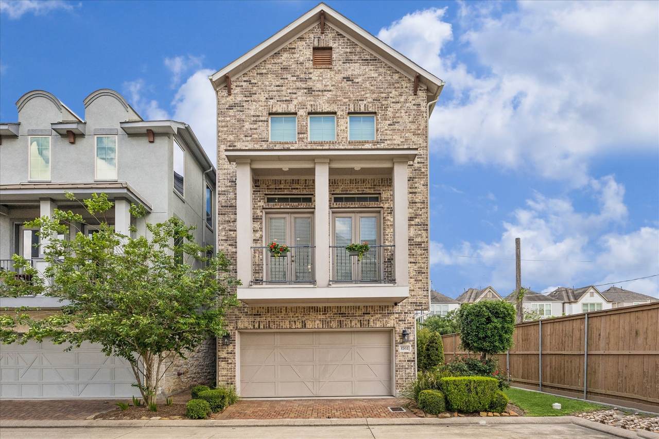 1702 Oak Leaf Pass Drive - Photo 1