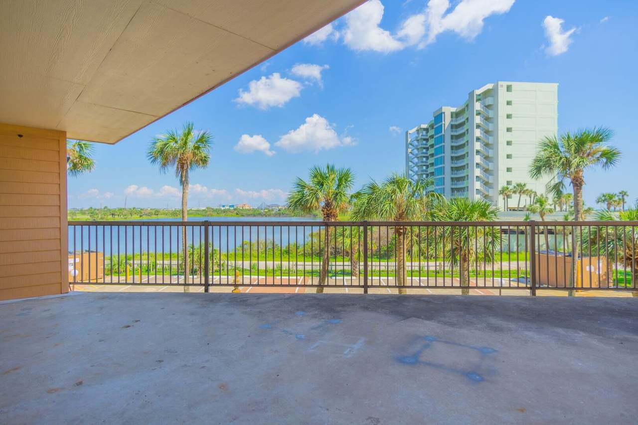 9520 Seawall Boulevard - Photo 1