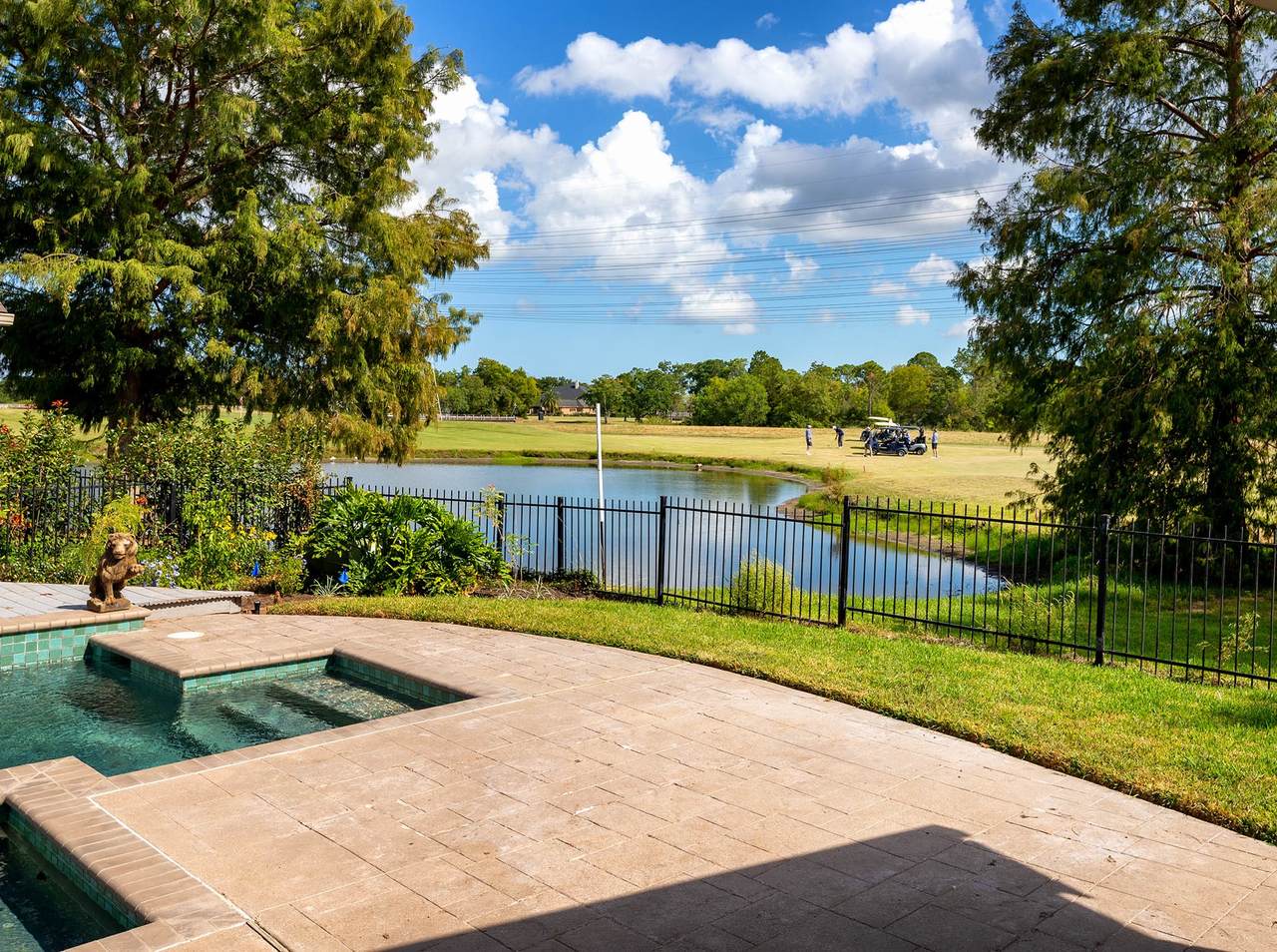 2435 Thorndon Park Court - Photo 1