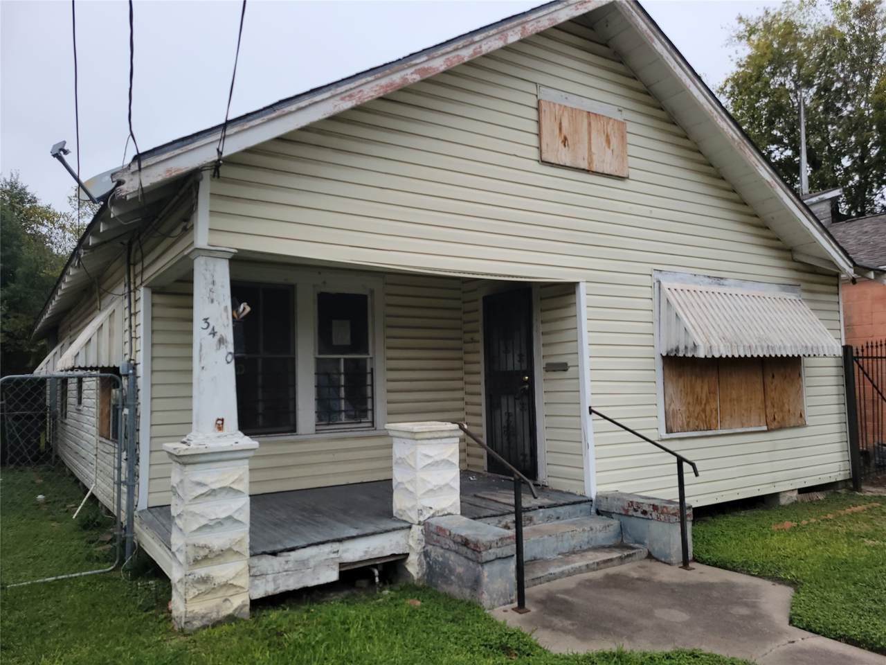 3410 Nagle Street - Photo 1
