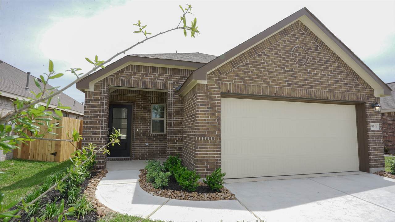 19445 Peppazzi Drive - Photo 1