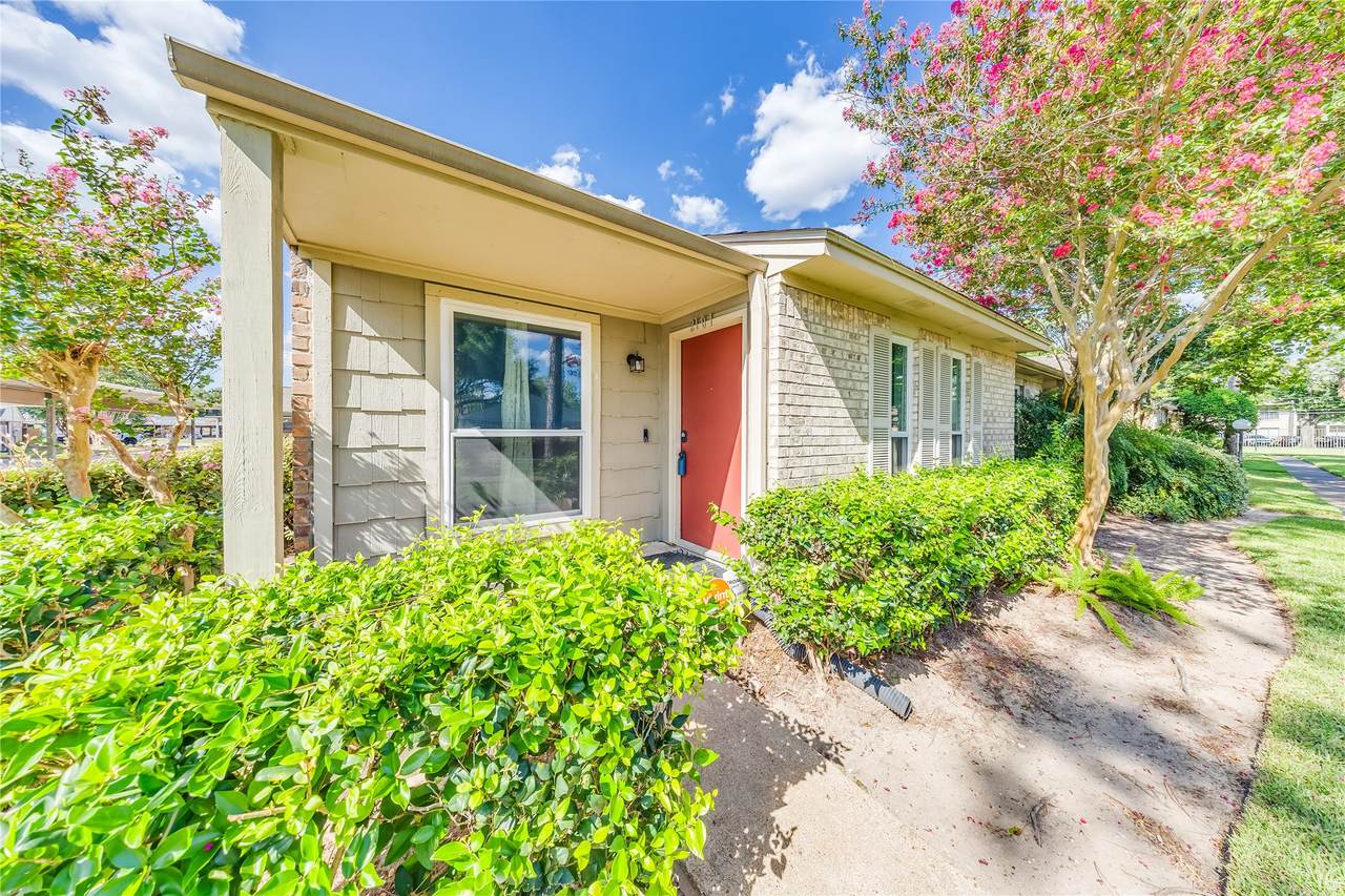 8801 Hammerly Boulevard - Photo 1