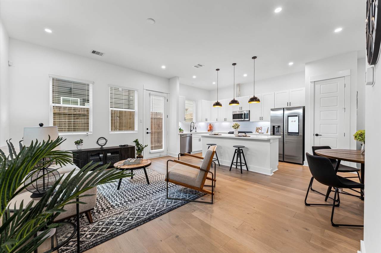 412 Neyland Street - Photo 1